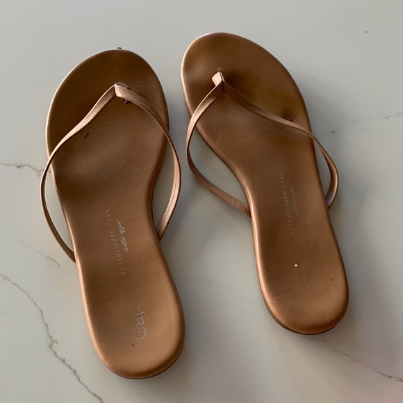 GAP Shoes - Women’s Gap Sandals